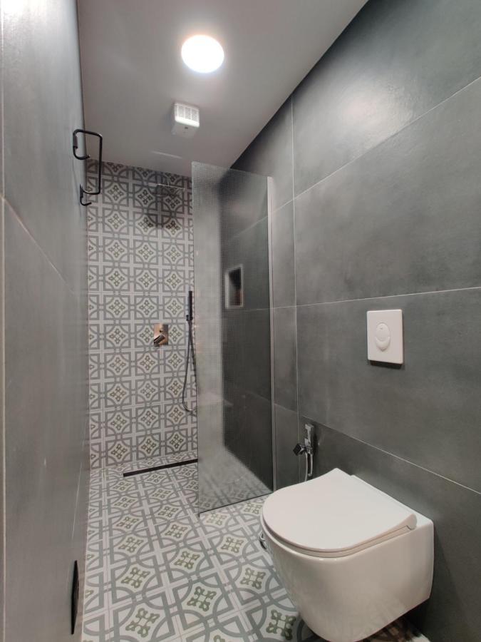 Piro'S Cozy Rooms - City Centre Korce Eksteriør billede